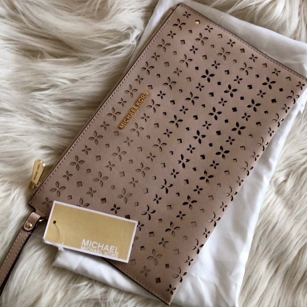 Michael Kors Jet Set Travel XL Zip clutch